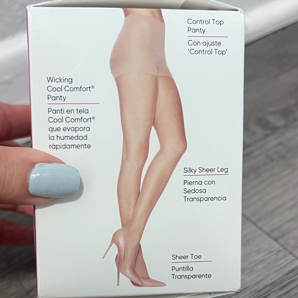 Lโeggs Silken Mist 2 PACK Nude Sheer Pantyhose Size B